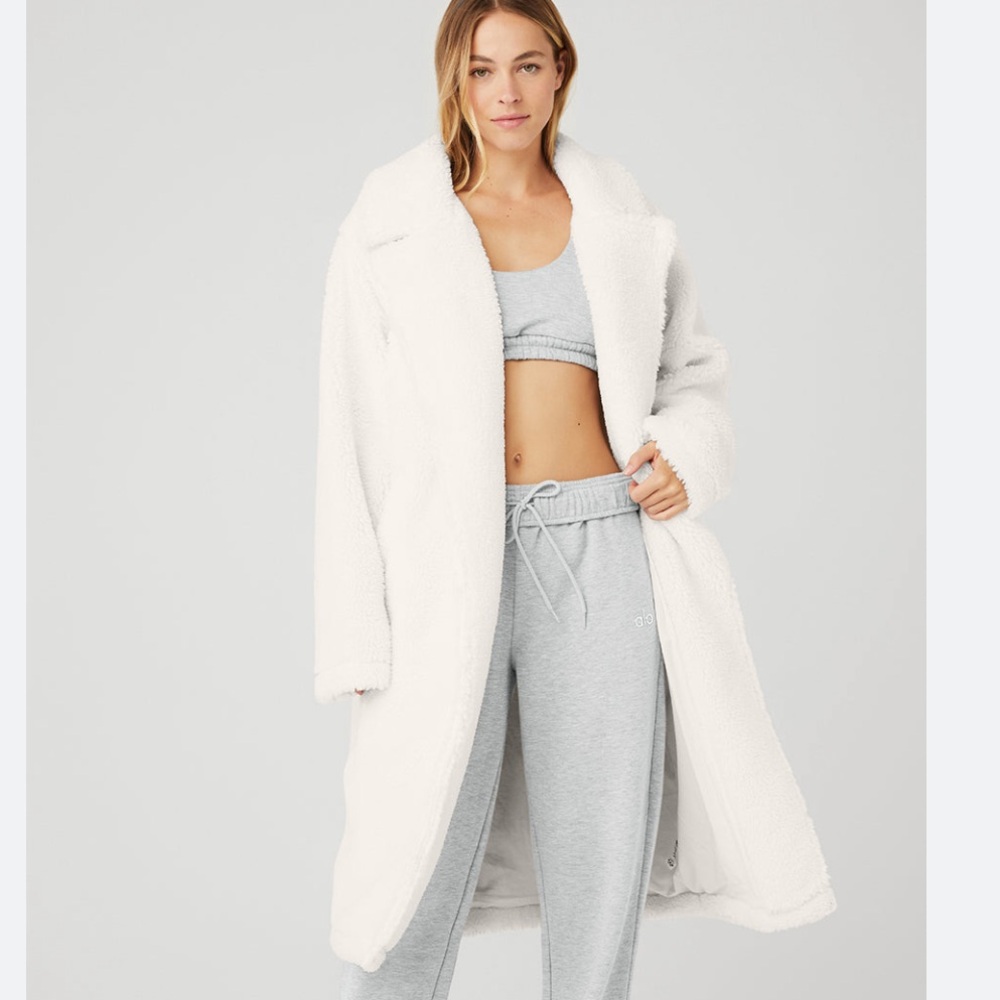 LIKE NEW ALO Oversized Sherpa Trench, Ivory, size M
